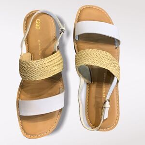 GAP Womens Flat Sandals Leather Natural Straw Color & White Sz 10
